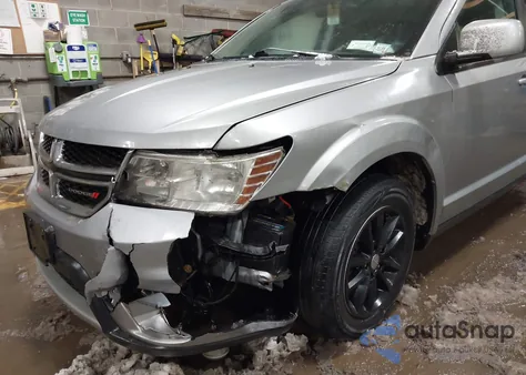 2016 Dodge Journey Sxt z USA, uszkodzony, nr VIN 3C4PDCBB5GT153926